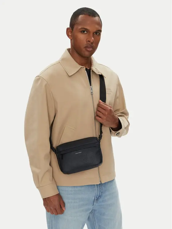 Calvin Klein Calvin Klein Crossover torbica Ck Must Camera Bag LV04D3084G Crna