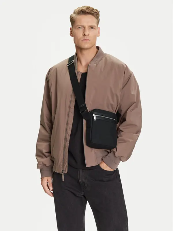 Calvin Klein Calvin Klein Crossover torbica Contrast Reporter LV04D3175G Crna
