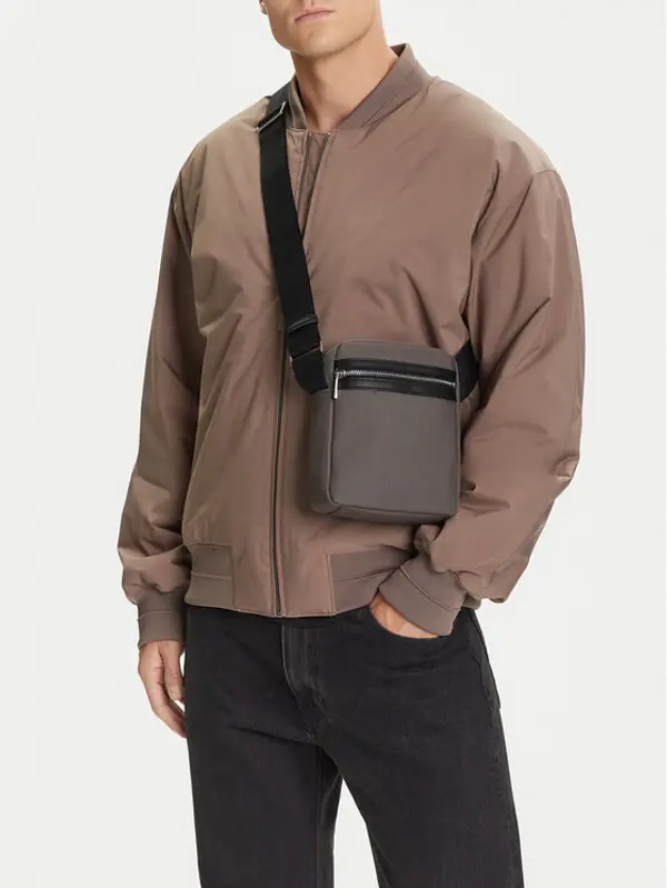 Calvin Klein Calvin Klein Crossover torbica Contrast Reporter LV04D3175G Siva