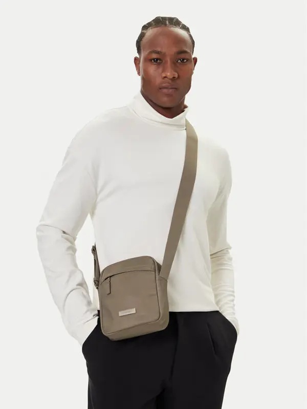 Calvin Klein Calvin Klein Crossover torbica Sleek Reporter LV04D3180G Bež