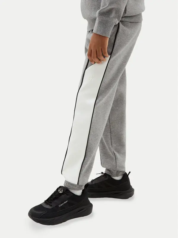 Calvin Klein Jeans Calvin Klein Jeans Donji dio trenerke LVCKTJC41B Siva Regular Fit