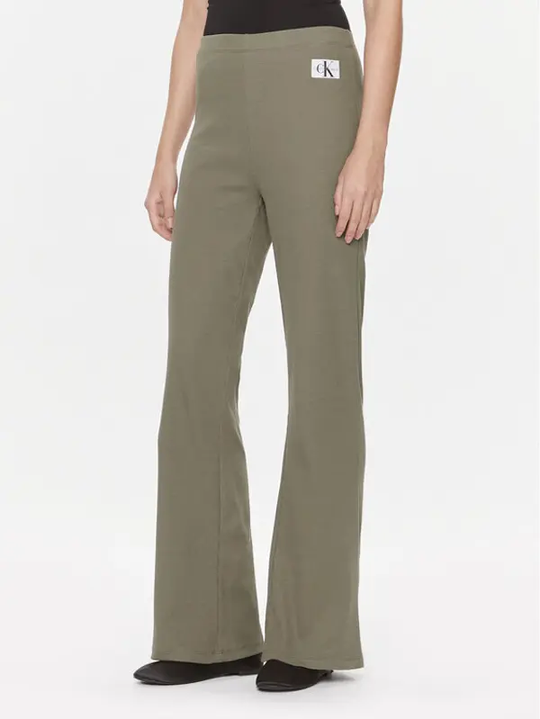 Calvin Klein Jeans Calvin Klein Jeans Hlače J20J222598 Zelena Straight Fit