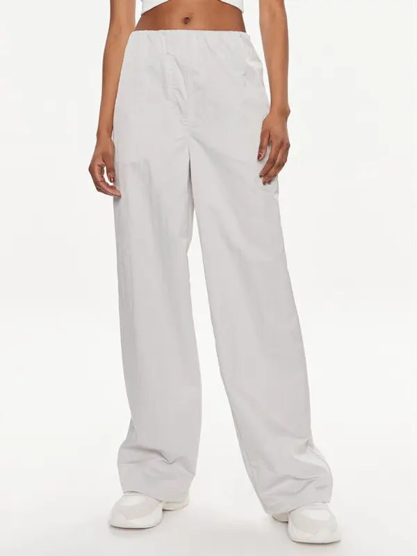 Calvin Klein Jeans Calvin Klein Jeans Hlače Soft Crinkle J20J223122 Siva Relaxed Fit
