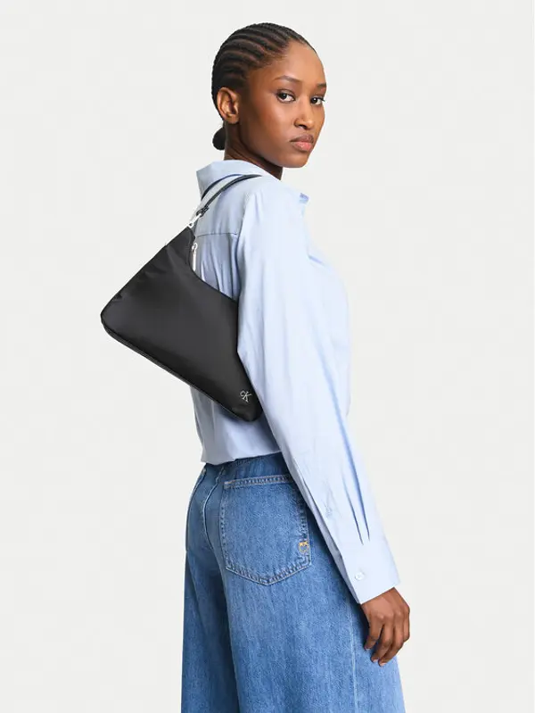 Calvin Klein Jeans Calvin Klein Jeans Torbica Satin Nylon Small Shoulder Bag LV04K3219G Crna