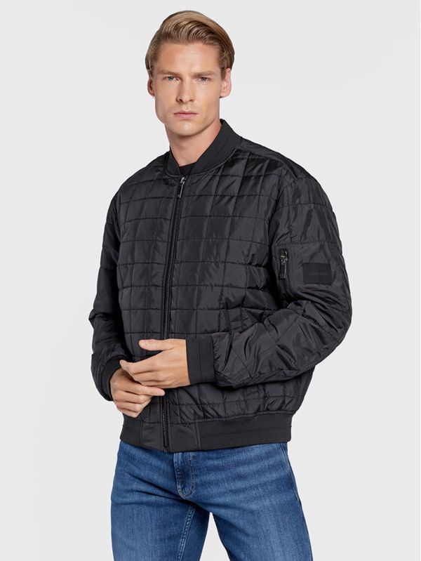 Calvin Klein Calvin Klein Pernata jakna Hero K10K110318 Crna Regular Fit