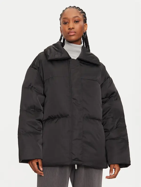 Calvin Klein Calvin Klein Pernata jakna K20K207720 Crna Regular Fit
