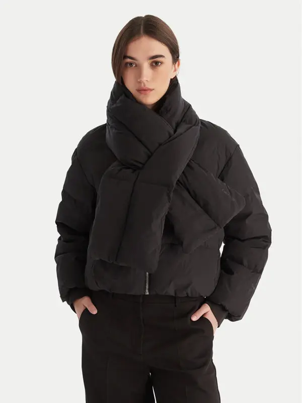 Calvin Klein Calvin Klein Pernata jakna LV044D518G Crna Regular Fit