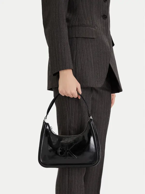 Calvin Klein Calvin Klein Torbica Bold Ck Metallic Shoulder Bag LV04F3332G Crna