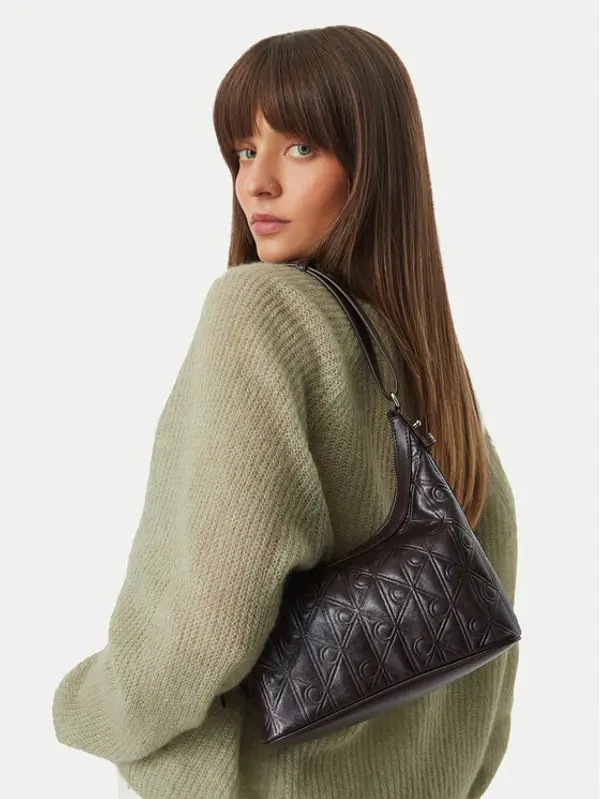 Calvin Klein Calvin Klein Torbica Emblem Aop Debossed Shoulder Bag LV04F3874G Smeđa