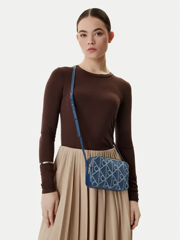 Calvin Klein Calvin Klein Torbica Emblem Aop Denim Camera Bag LV04F3430G Plava