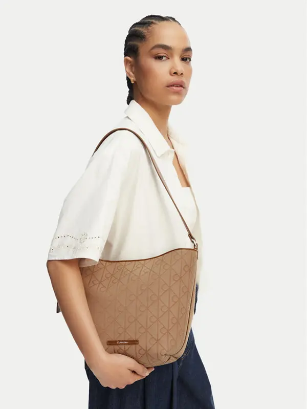Calvin Klein Calvin Klein Torbica Emblem Aop Jacquard Camera Bag LV04F3535G Smeđa