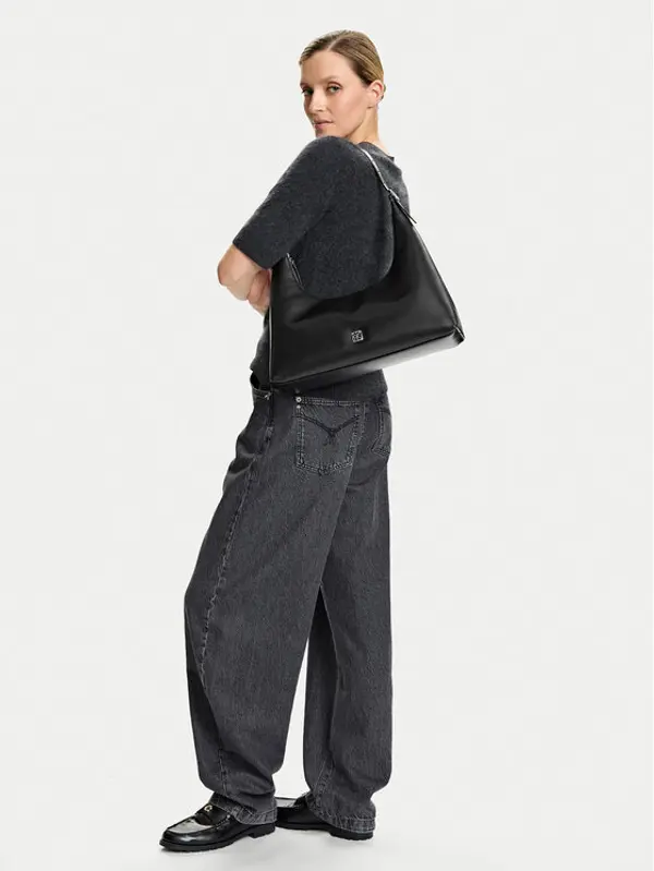 Calvin Klein Calvin Klein Torbica Emblem Hw Lthr Shoulder Bag LV04F3262G Crna