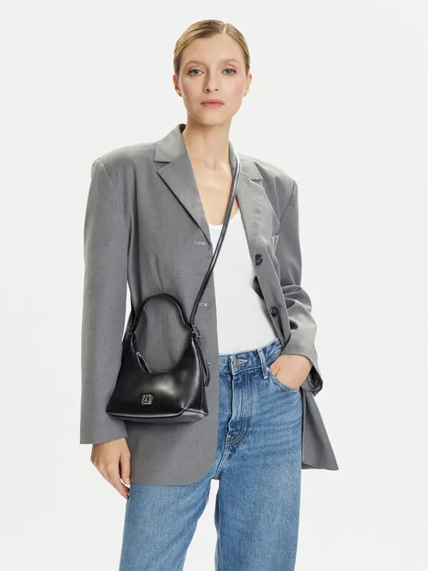 Calvin Klein Calvin Klein Torbica Emblm Hw Lthr Mini LV04F3263G Crna