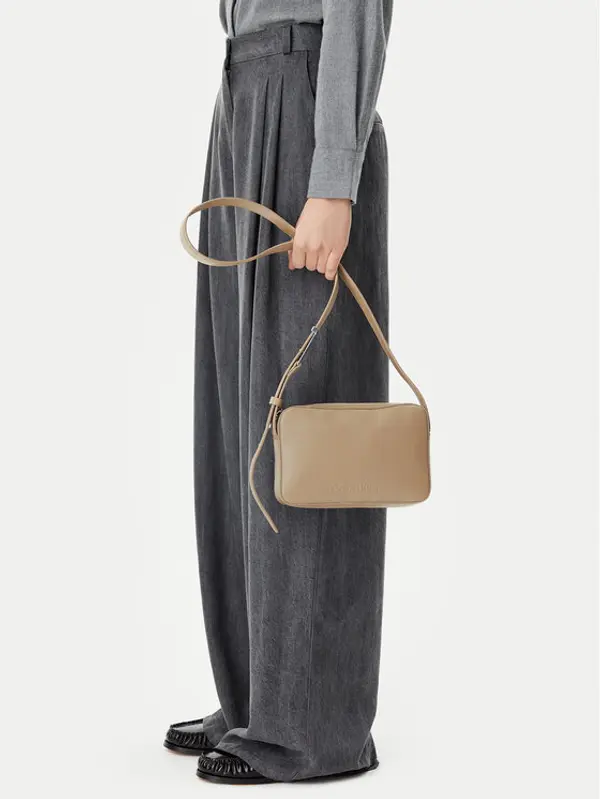 Calvin Klein Calvin Klein Torbica Embossed Logo Camera Bag K60K612555 Smeđa