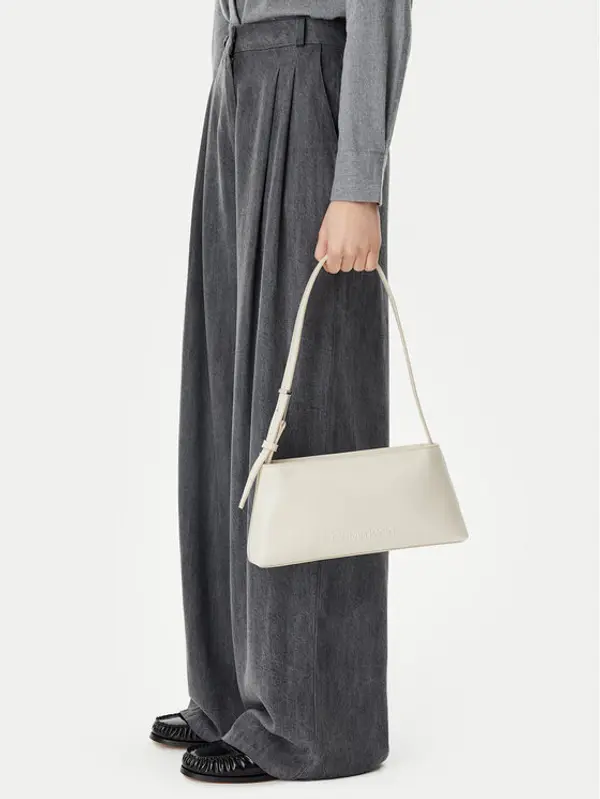 Calvin Klein Calvin Klein Torbica Embossed Logo Shoulder Bag K60K612550 Écru