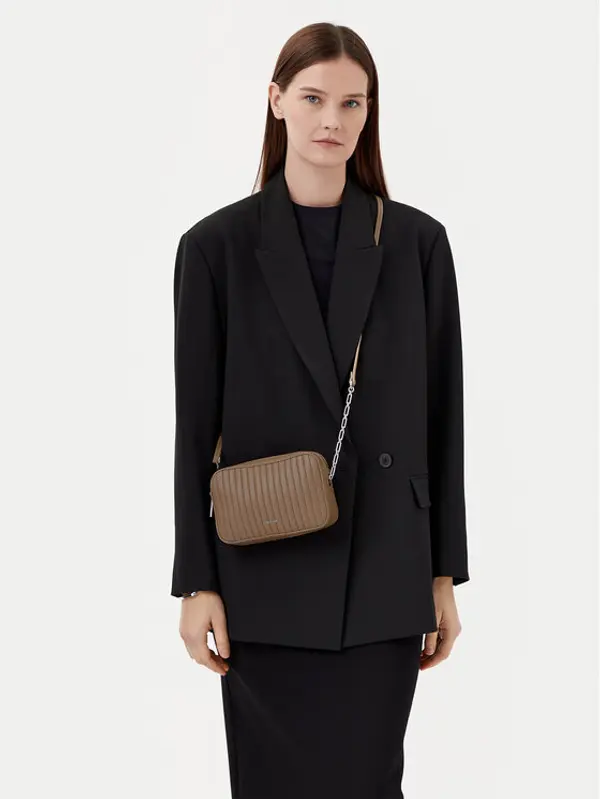Calvin Klein Calvin Klein Torbica Mini Line Quilt Camera Bag K60K613078 Smeđa