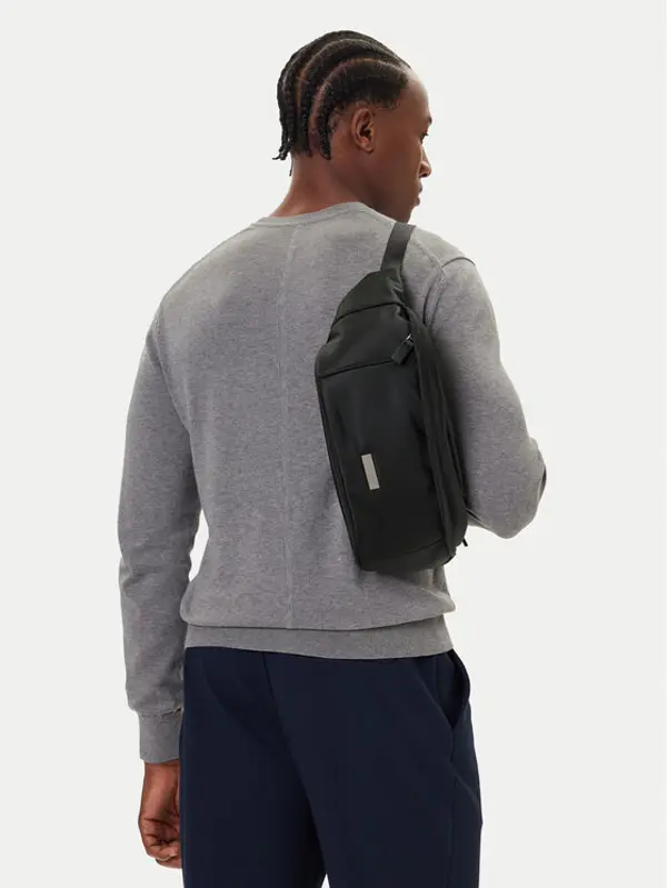 Calvin Klein Calvin Klein Torbica oko struka﻿ Sleek Waistbag Sling LV04D3148G Crna