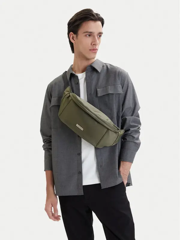 Calvin Klein Calvin Klein Torbica oko struka﻿ Sleek Waistbag Sling LV04D3148G Zelena