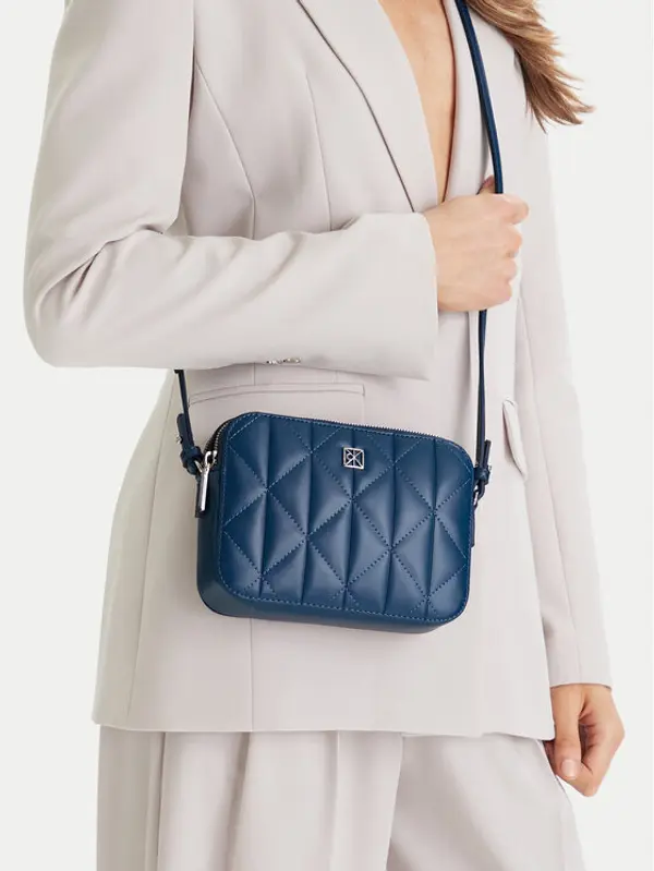 Calvin Klein Calvin Klein Torbica Quilted Double Zip Camera Bag LV04F3328G Plava
