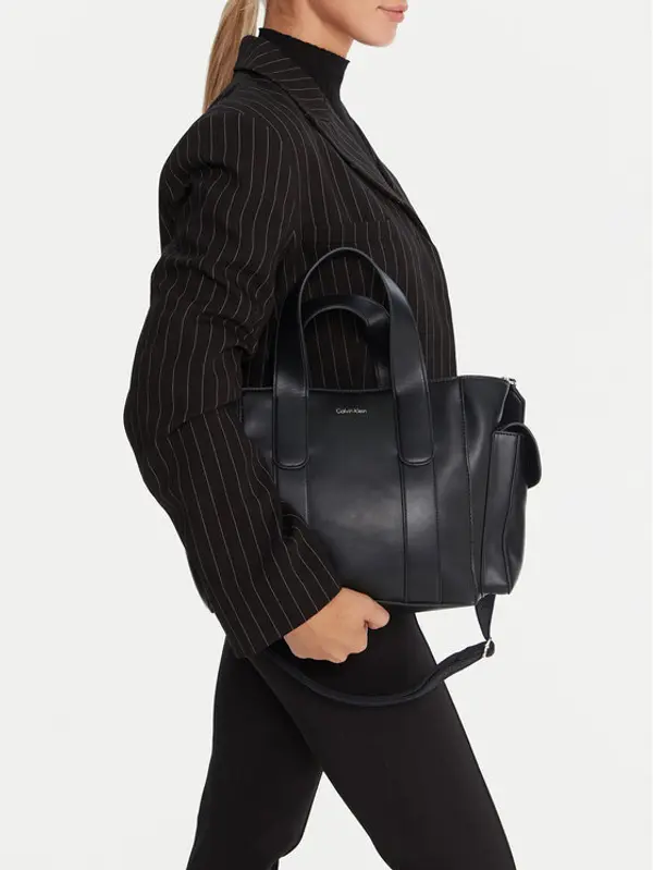 Calvin Klein Calvin Klein Torbica Webbing Strap Small Tote LV04F3290G Crna