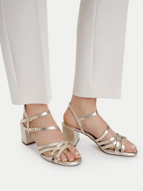 Clarks Clarks Sandale Ezoria Strap 26185896 Zlatna