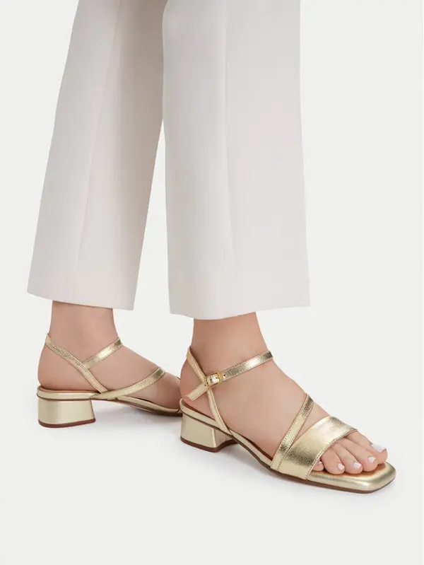 Clarks Clarks Sandale Serina35 Strap 26186120 Zlatna