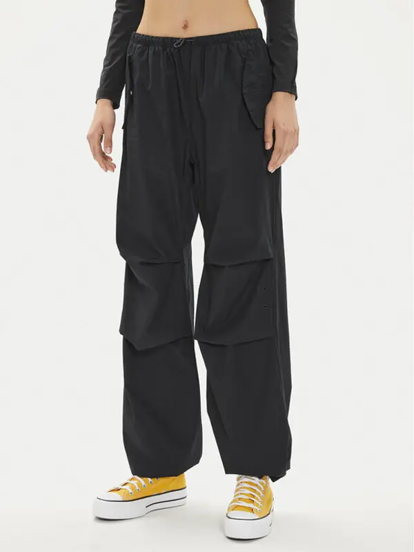Converse Converse Hlače W Parachute Pant 10026399-A01 Crna Loose Fit