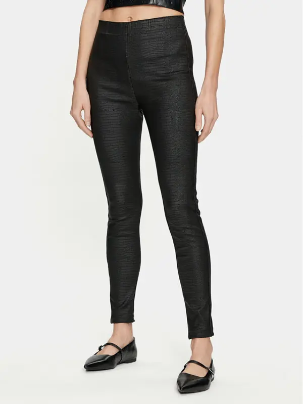 Cream Cream Hlače od imitacije kože Tabea 10610409 Crna Slim Fit