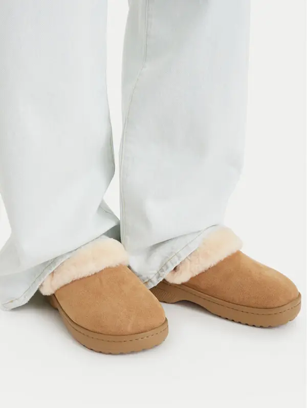 Crocs Crocs Natikače Classic Unfurgettable Vegan Suede Clog 212106 Bež