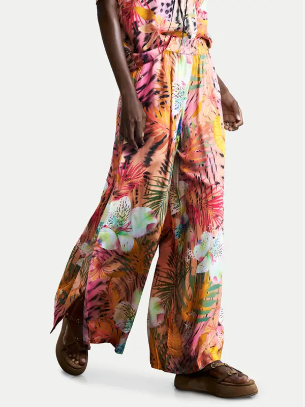 Desigual Desigual Hlače Swim Nasau 26SWPW56 Šarena Relaxed Fit