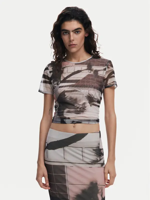 Desigual Desigual T-shirt 25SWTK99 Crna Regular Fit