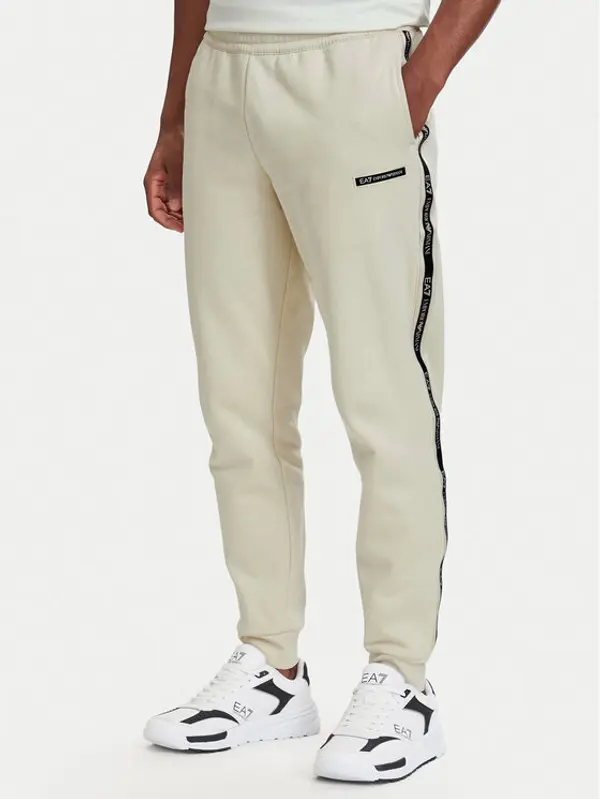 EA7 Emporio Armani EA7 Emporio Armani Donji dio trenerke 7M002198 AF10377 U1079 Svijetlo bež Slim Fit