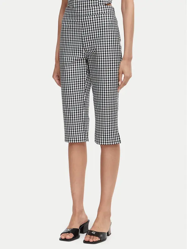 Guess Guess Capri hlače W6YB35 W4486 Crna Slim Fit