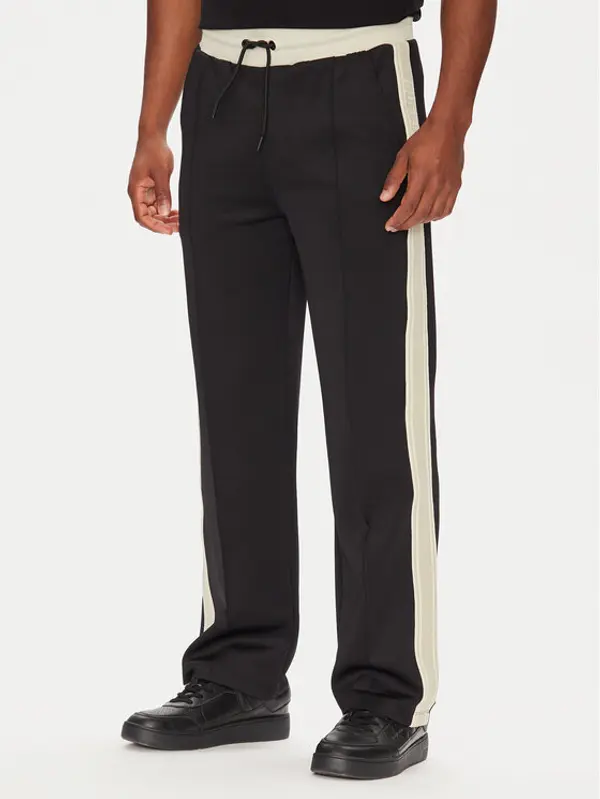 Guess Guess Donji dio trenerke Z5YB14 KCRU2 Crna Regular Fit