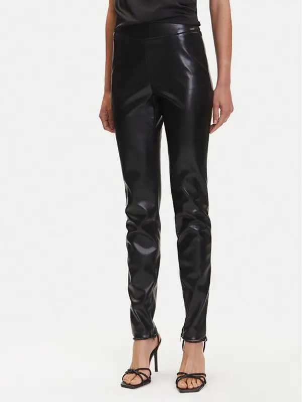 Guess Guess Hlače od imitacije kože New Prescilla Regular W4BB18 WGIK0 Crna Slim Fit