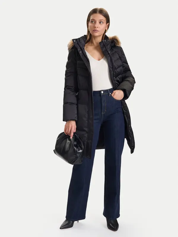 Guess Guess Pernata jakna W5BL30 W2802 Crna Regular Fit