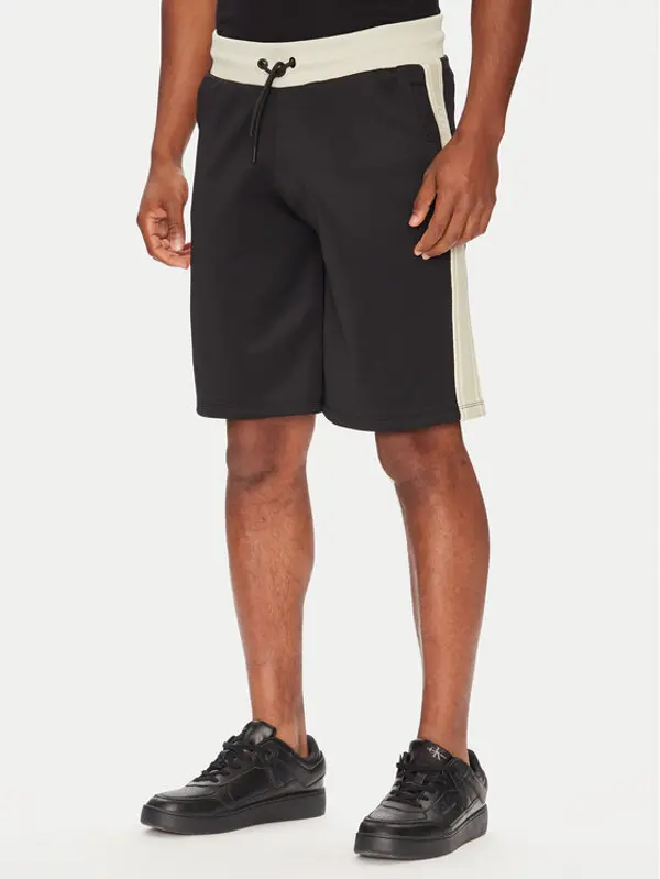 Guess Guess Sportske kratke hlače Z5YD01 KCRU2 Crna Regular Fit
