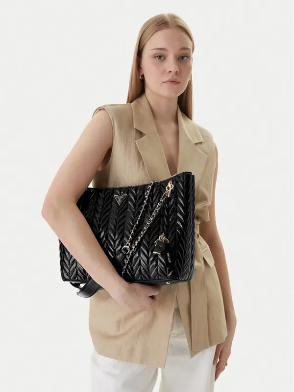Guess Guess Torbica Cheryl HWTQ97 20220 Crna