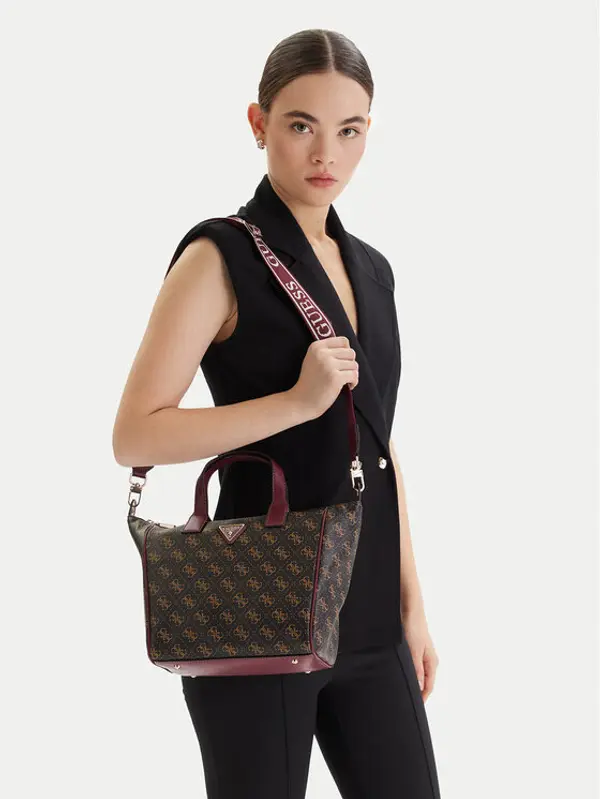 Guess Guess Torbica Follie Travel TWLQ96 76019 Smeđa