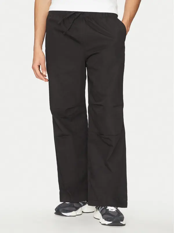 jack & jones Jack & Jones Hlače Parachute 12260931 Crna Loose Fit