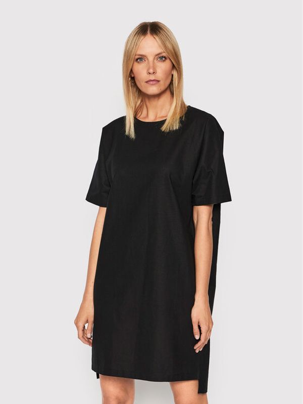 Makia Makia Haljina za svaki dan Saari W75045 Crna Relaxed Fit