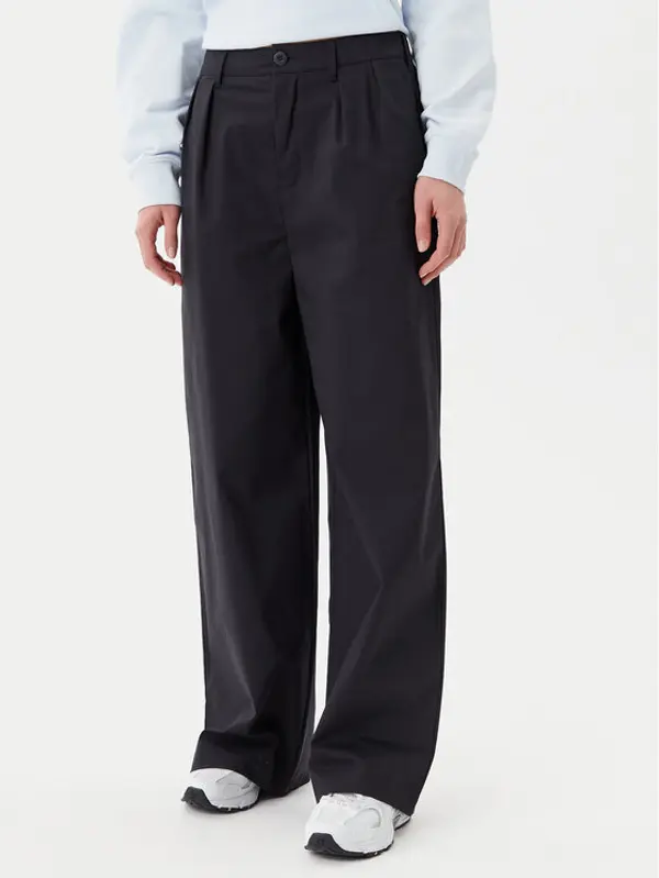 New Balance New Balance Hlače Boylston WP51538 Crna Relaxed Fit