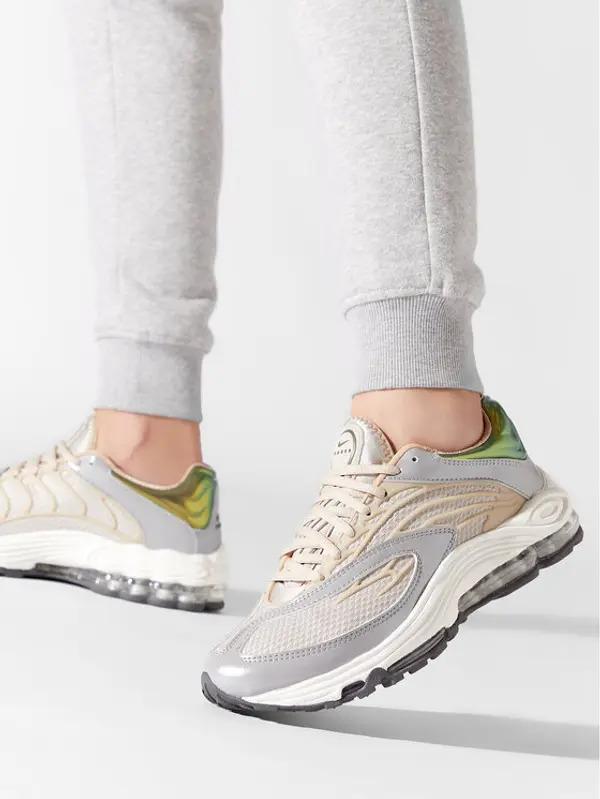 Nike Nike Tenisice Air Tuned Max DC9391 200 Bež