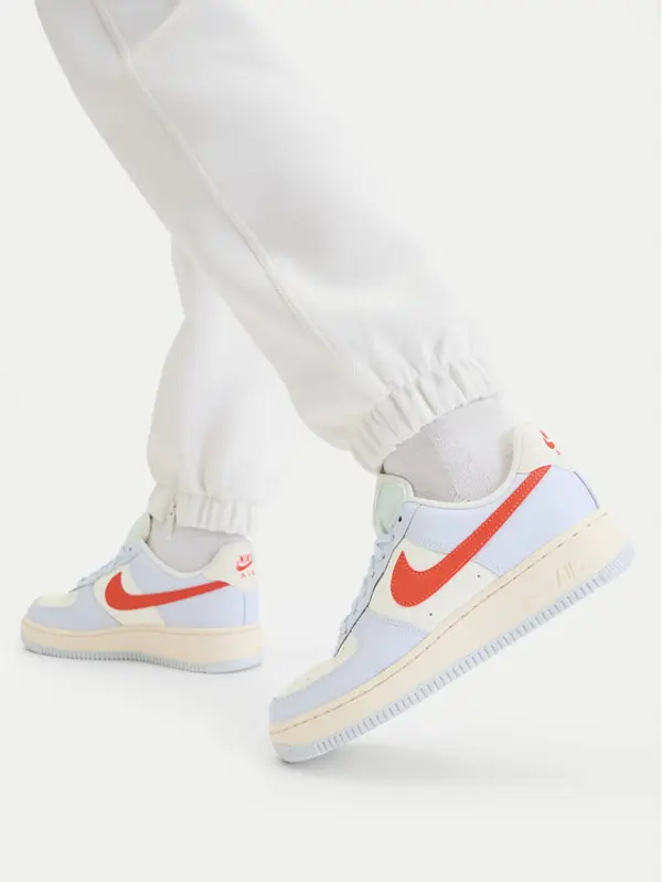 Nike Nike Tenisice Wmns Air Force 1 '07 HV0843 085 Svijetloplava