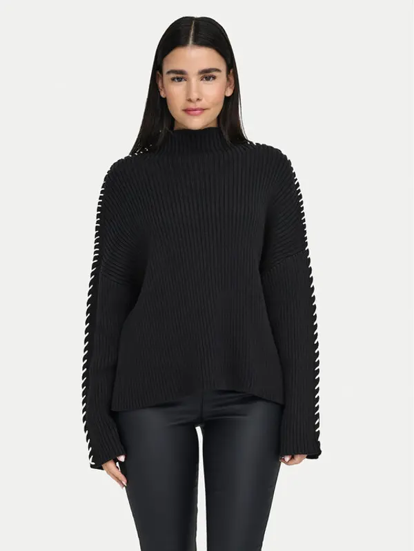 Only ONLY Dolčevita Queenie 15330680 Crna Loose Fit