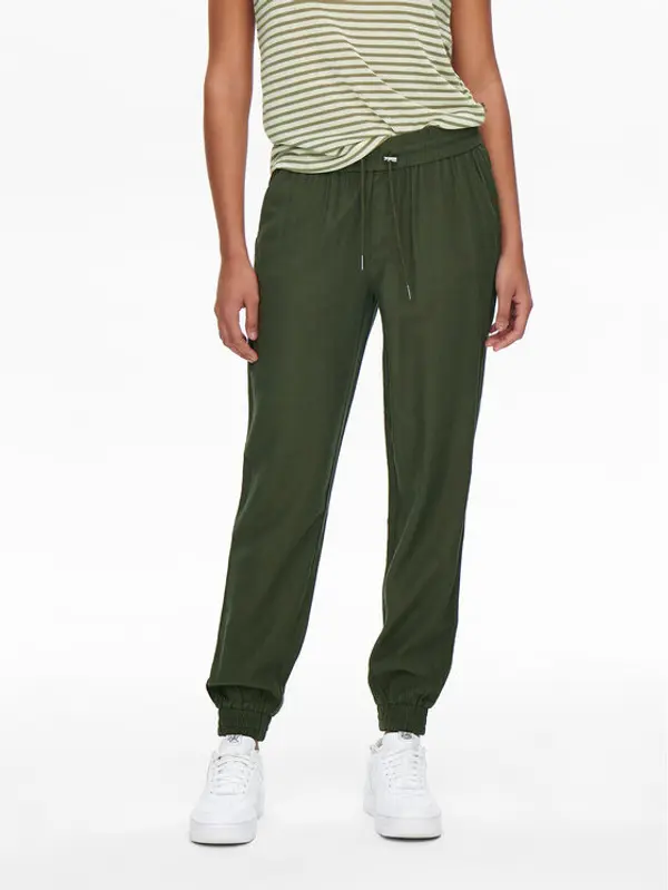 Only ONLY Donji dio trenerke 15203946 Zelena Regular Fit
