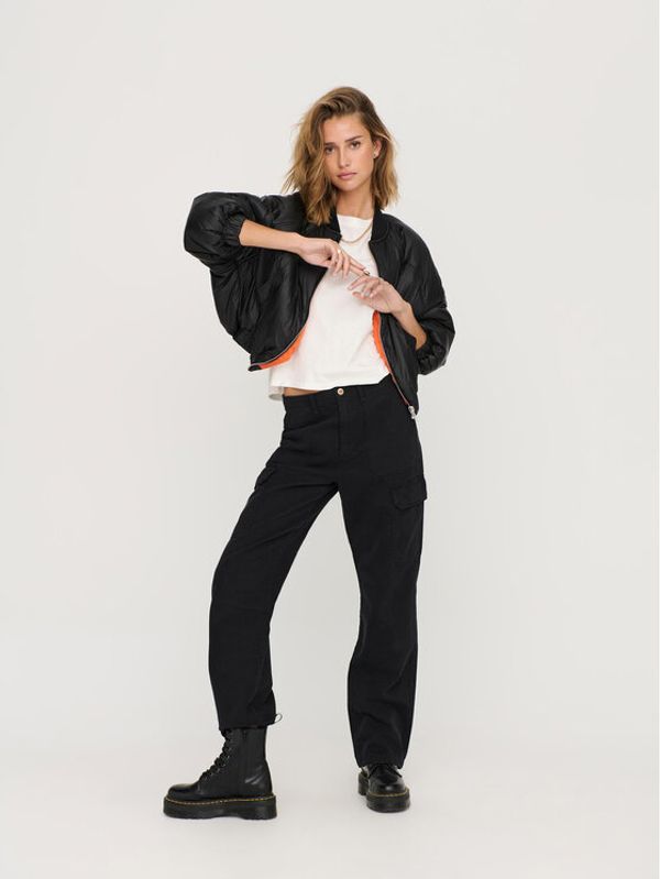 ONLY ONLY Hlače 15300976 Crna Loose Fit