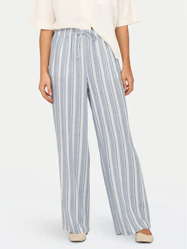 Only ONLY Hlače Caro 15291807 Svijetloplava Loose Fit