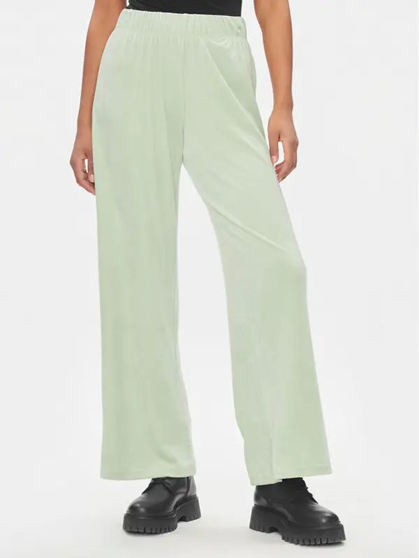 Only ONLY Pletene hlače Rebel 15311822 Zelena Straight Fit