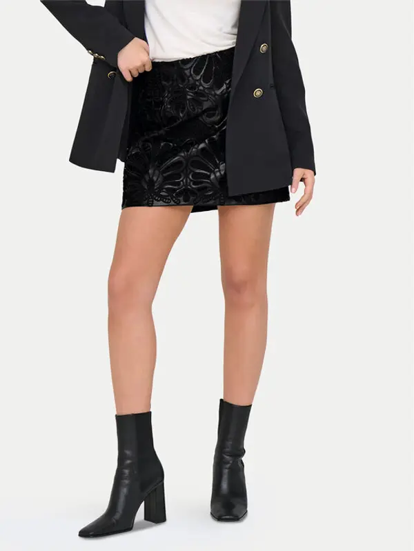 Only ONLY Suknja od imitacije kože Sima 15332330 Crna Slim Fit